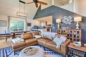 TV, fireplace, video game console - Waterfront Lake Martin Home w/ Private Dock & View (Dadeville)