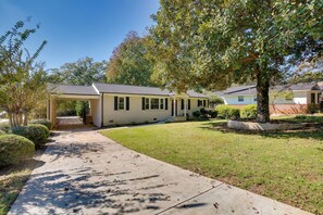 Parking | Carport (1 Vehicle) | Driveway (4 Vehicles) - Contemporary Athens Home < 2 Miles to UGA! (Athens)