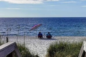 Liegestühle, Strandtücher