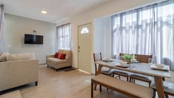 APARTAMENTO III HOME SWEET HOME | Living area | Flat-screen TV, Netflix, streaming services