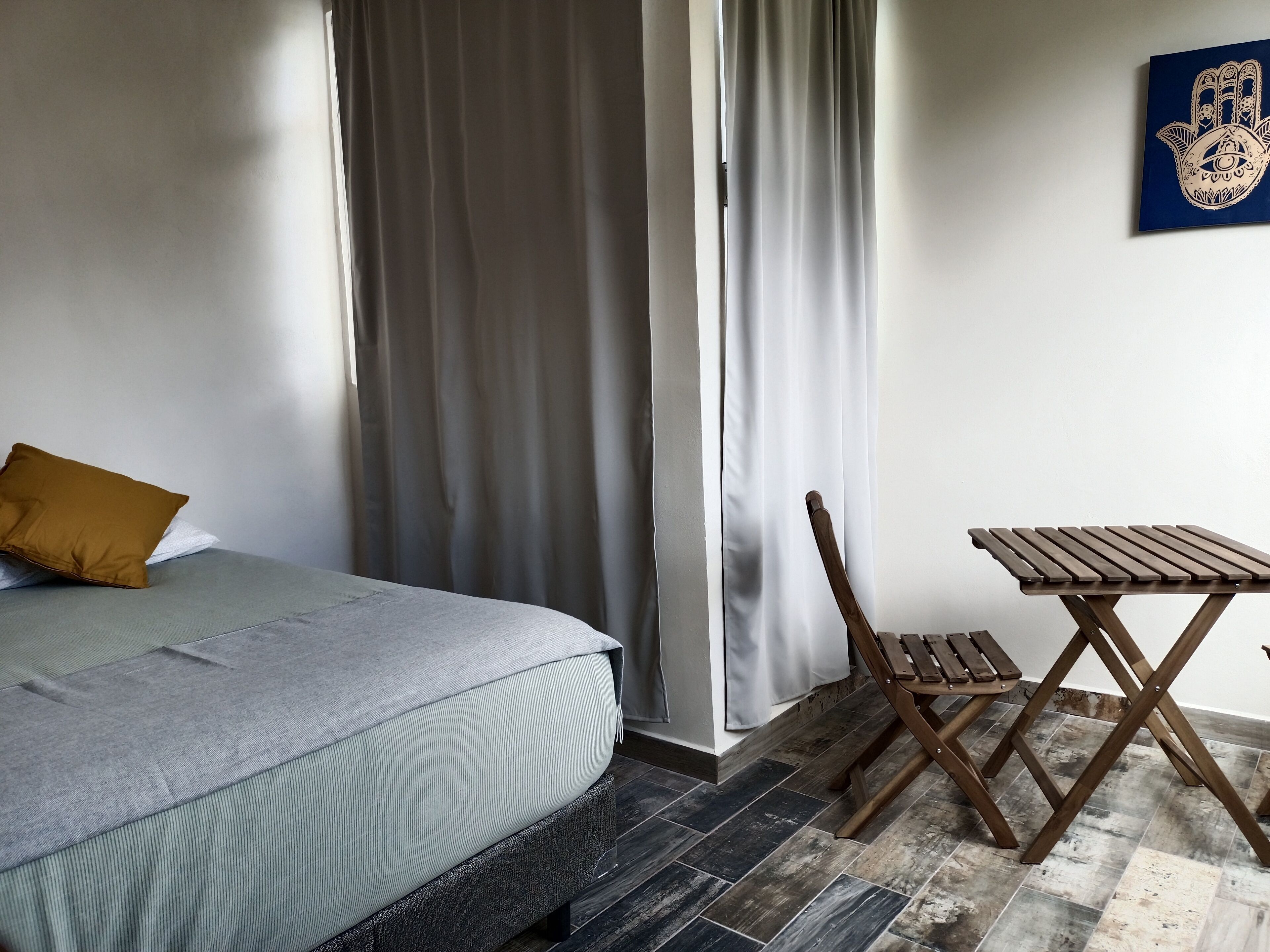 APARTAMENTO B "CACTUS" | 오리/거위털 이불, 각각 다른 스타일의 인테리어, 각각 다르게 가구 비치, 노트북 작업 공간