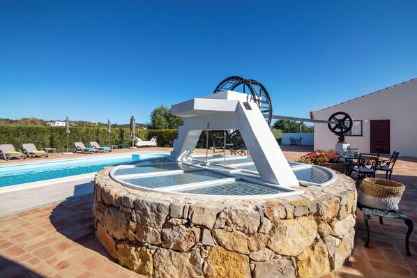 Outdoor dining - Villa 'Oliva AL' with Nature Views, Pool, Garden, Terrace, Wi-Fi & AC (Moncarapacho)