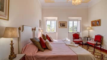 6 bedrooms, iron/ironing board, free WiFi, bed sheets