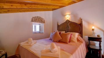 6 bedrooms, iron/ironing board, free WiFi, bed sheets