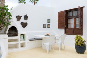 Outdoor dining - Holiday Apartment Puerto Chico C by Beach with Shared Pool & Wi-Fi (Playa Blanca)