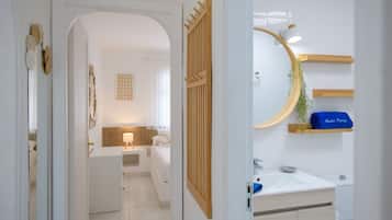 2 chambres, fer et planche Ă repasser, Wi-Fi gratuit, draps fournis