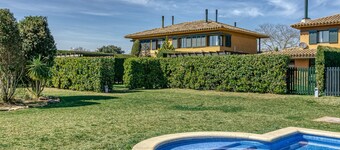 Family villa in Torremirona Resort