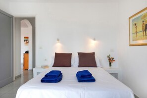 2 bedrooms, iron/ironing board, free WiFi, bed sheets - Holiday Apartment "Puerto Chico 5" with Private Garden, Shared Pool & Sea View (Playa Blanca)