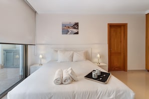4 chambres, fer et planche à repasser, Wi-Fi gratuit, draps fournis