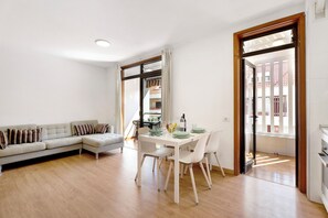 Interior - Holiday Apartment "Bonito Duplex Altamar Tfs" close to the Sea with Shared Pool & Wi-Fi (arona)