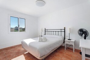 3 間睡房、熨斗/熨衫板、免費 Wi-Fi、床單