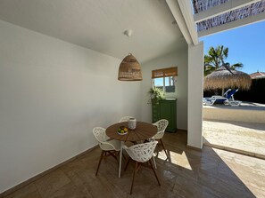 Outdoor dining - Villa Mediterráneo with Private Pool,Jacuzzi-jets A/C & Wi-Fi. Near the Costa Cálida coast. (Mazarrón)