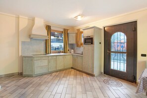 Fridge, microwave, stovetop, electric kettle