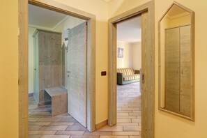 Interior - 'Appartamento 2' with Mountain View, Shared Garden & Wi-Fi (livigno)