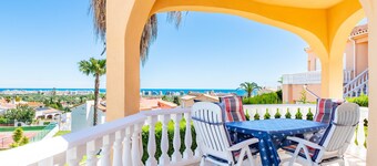 Individual Villa Peñíscola with Sea Views, Garden and Wi-Fi