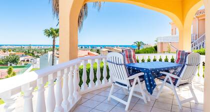 Individual Villa Peñíscola with Sea Views, Garden and Wi-Fi