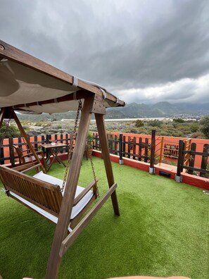 Property grounds - Villa "La Casita de Vals" with mountain views, pool, garden, air conditioning and Wi-Fi (Valsequillo)