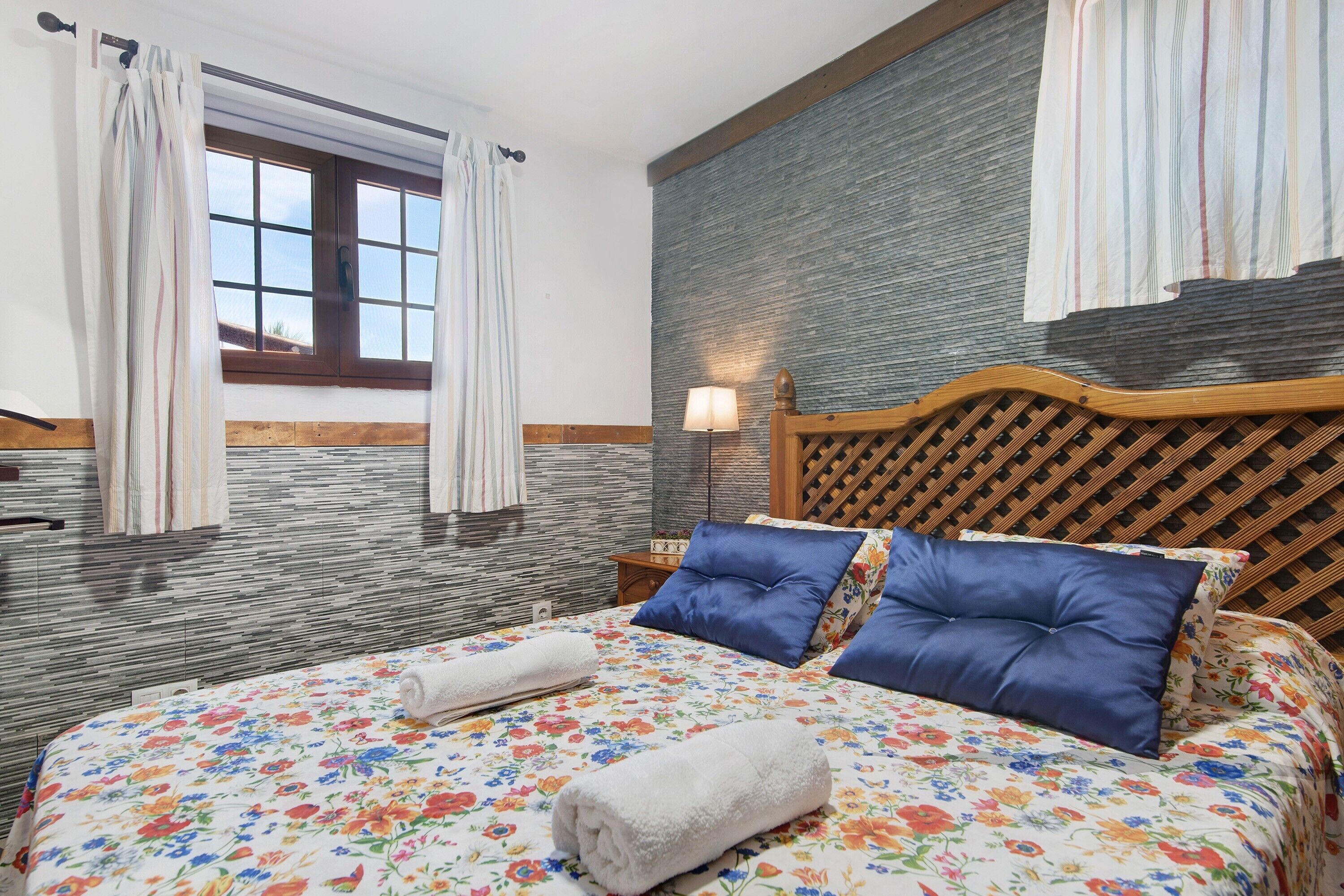 2 dormitorios, tabla de planchar con plancha, wifi gratis y ropa de cama