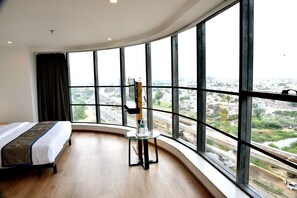 Premium bedding, desk, free WiFi, bed sheets - Ginger Ahmedabad RTO Circle (Ahmedabad)