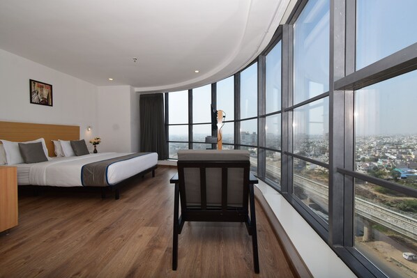 Executive Room | Premium bedding, desk, free WiFi, bed sheets - Ginger Ahmedabad RTO Circle (Ahmedabad)