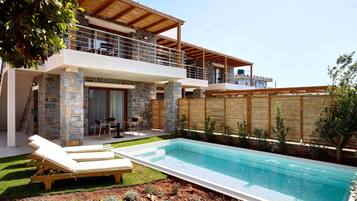 Two Bedroom Villa with Private Pool and Garden View | 1 habitación, caja de seguridad en la habitación y escritorio