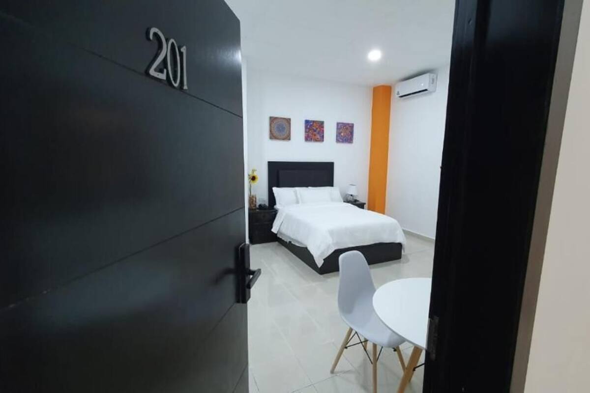 Comfort Room | 2 bedrooms, down duvets, desk, laptop workspace