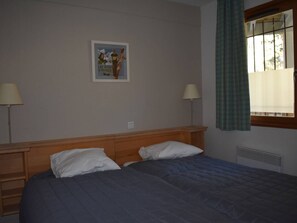 2 bedrooms