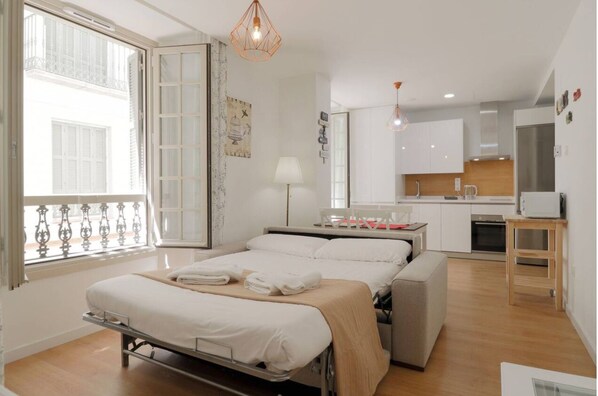 1 chambre, fer et planche Ă repasser, Wi-Fi gratuit, draps fournis