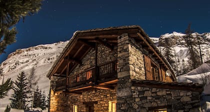 Luxury chalet 5 bedrooms, non-smoking, parking included