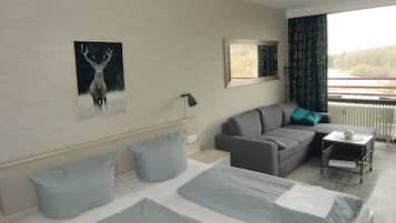 1 bedroom, desk, internet, bed sheets