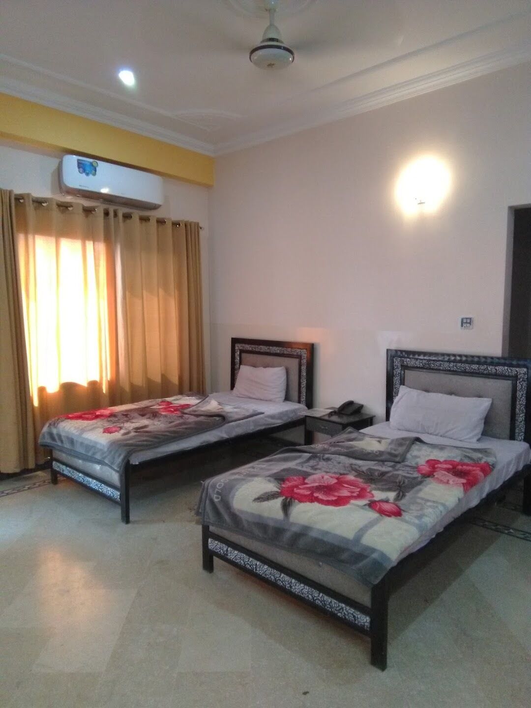 standard double room | free wifi, bed sheets