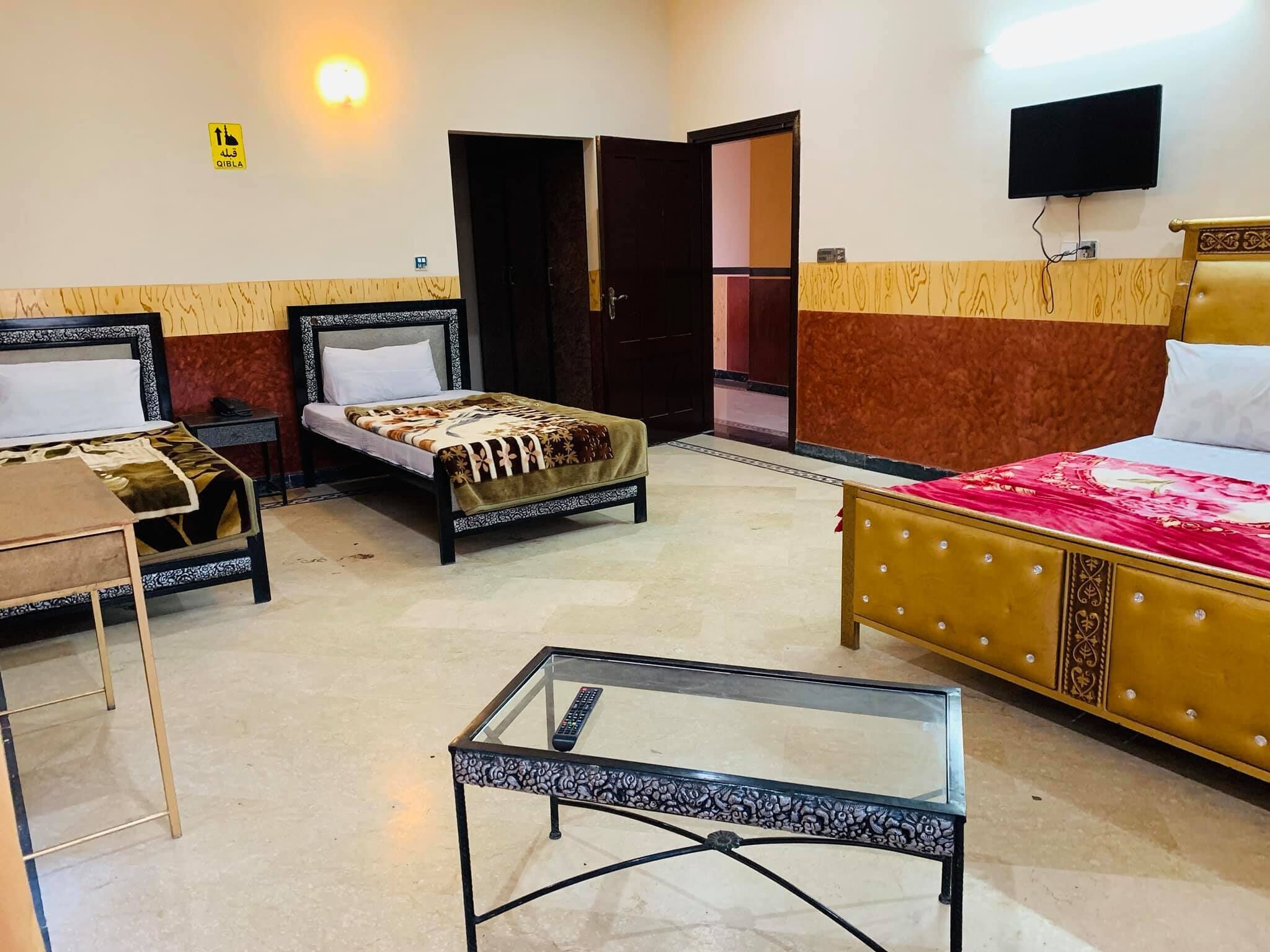 standard triple room | free wifi, bed sheets