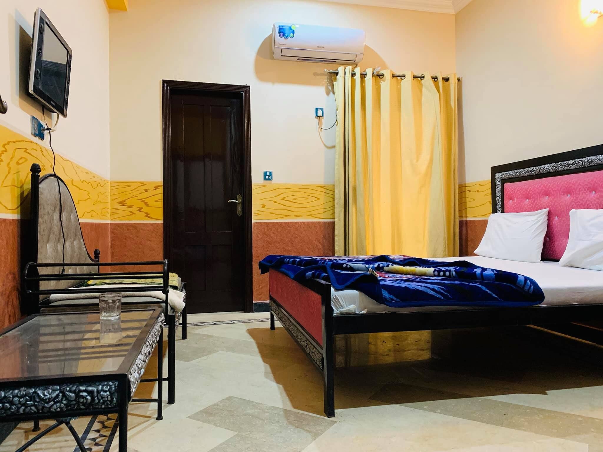 standard double room | free wifi, bed sheets