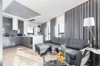 Stylish Apartment with 2 Bedrooms | Balcony | Parking
