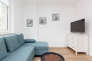 TV - Siemieńskiego 5 Warszawa | Elegant Studio for 4 Guests (Warszawa)