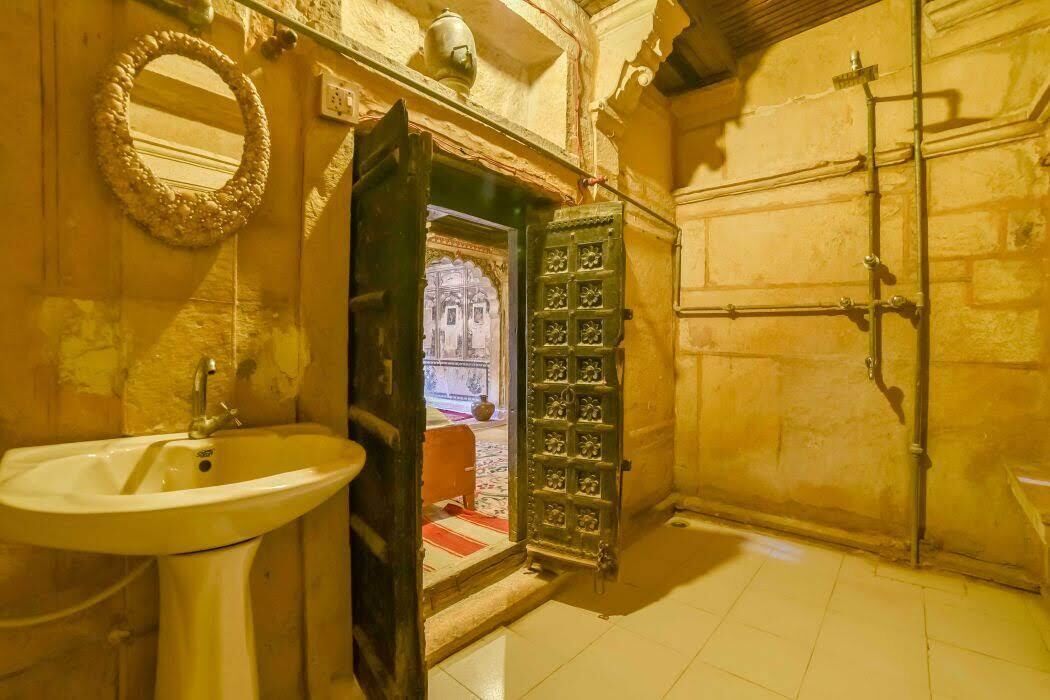 Ducha, toallas, jabón, papel higiénico