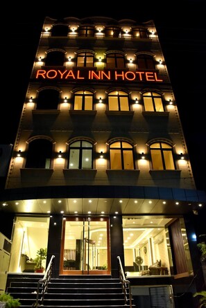 Exterior - Royal Inn Hotel (Peshawar)