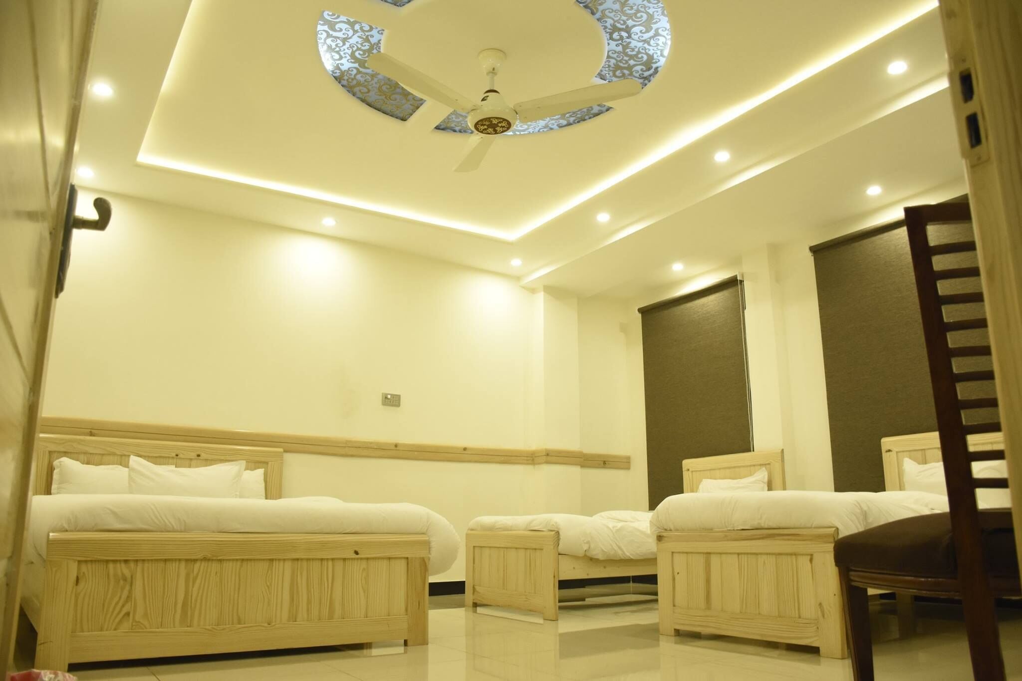 deluxe triple room | soundproofing, free wifi, bed sheets