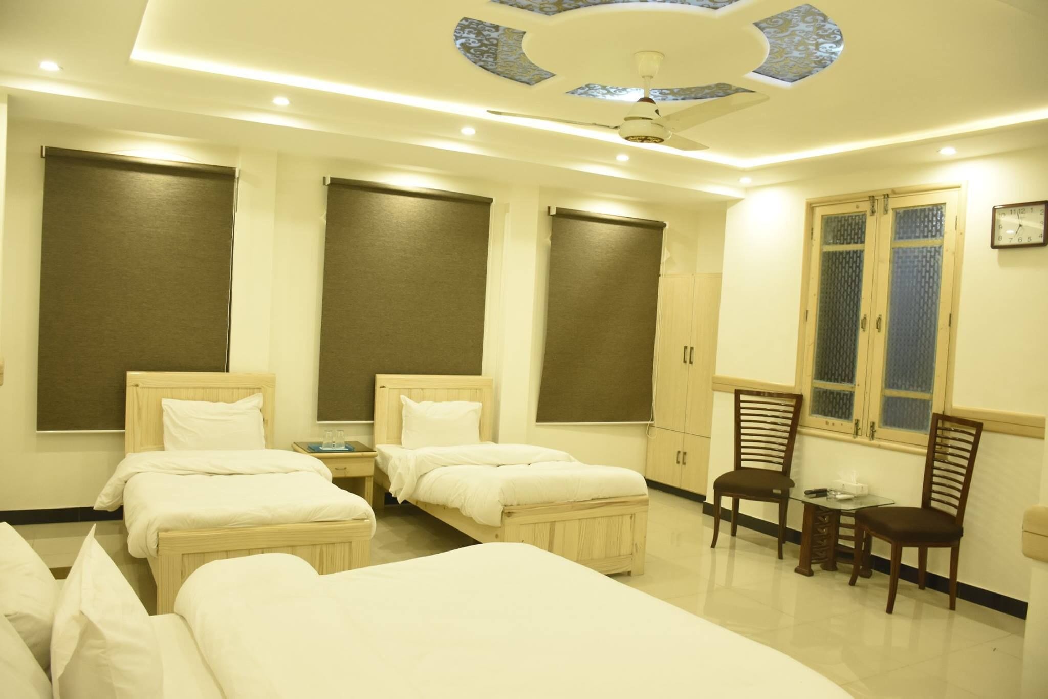 deluxe triple room | soundproofing, free wifi, bed sheets