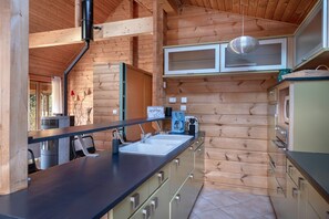 Frigorifero, microonde, forno, lavastoviglie