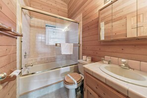 Unclassified image, 3 of 20, button - 587 Danube Drive in South Lake Tahoe (South Lake Tahoe)