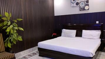 واي فاي مجانًا وملاءات أسرّة