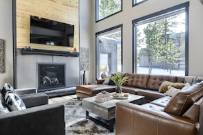 智能电视、壁炉