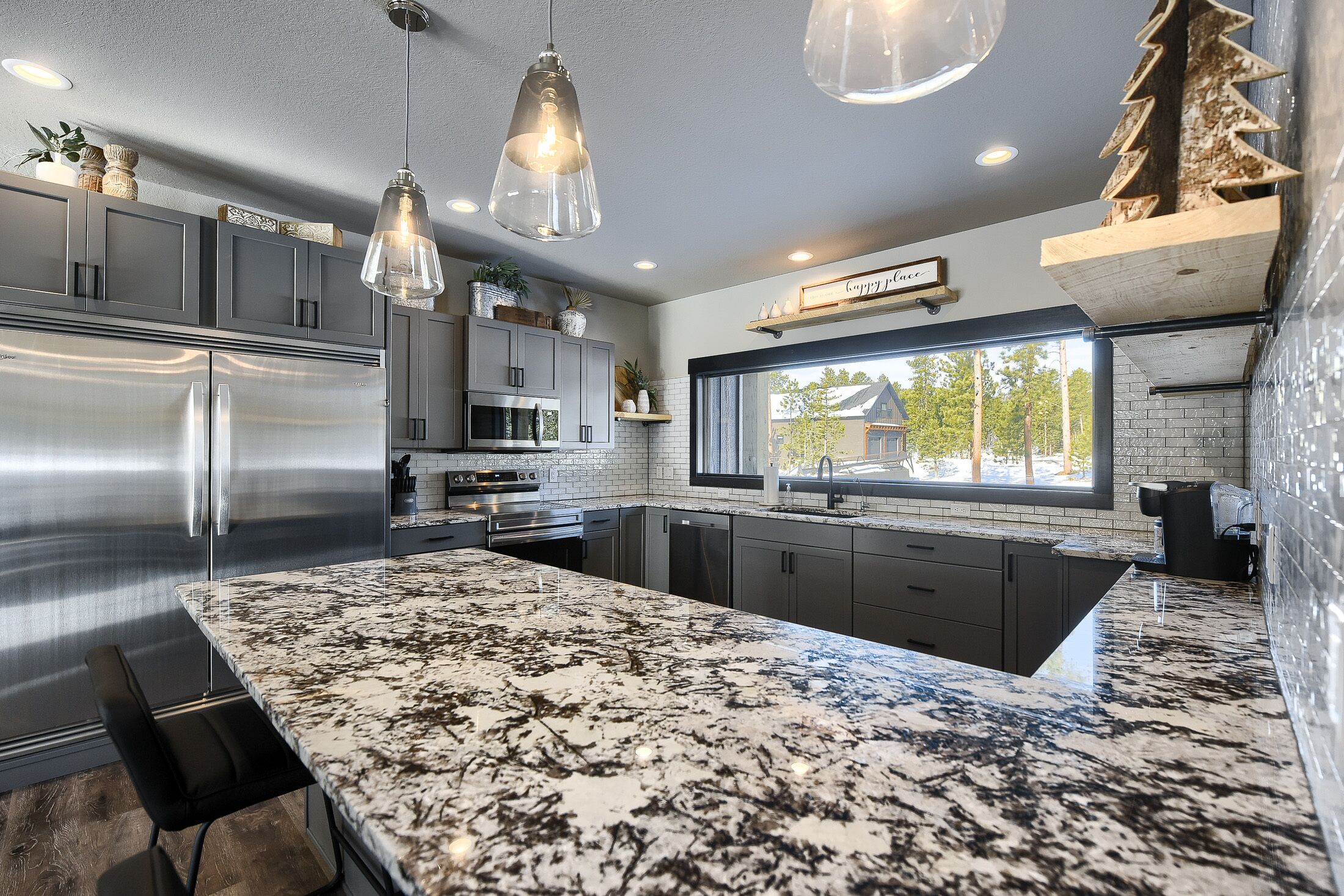 冰箱、微波炉、烤箱、炉灶