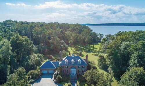 Private Waterfront Estate with Pool, Private Beach and Dock 