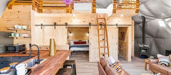 ➡️🛣️ Further up the Road Large Glamping Dome with Hot Tub, Fire Pit and Grill