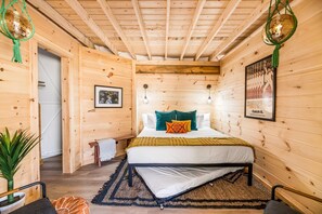 1 bedroom, Internet, bed sheets - ✨🥂 Glamping Dome with Full Bath, Kitchen, Fire Pit, & Grill (Cosby)