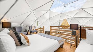 1 bedroom, internet, bed sheets