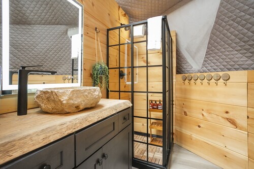 🌑🚵 MIDNIGHT RIDER GLAMPING DOME