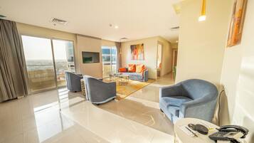 Căn hộ Royal, 4 phòng ngủ | Khu phòng khách